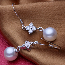 White 8 - 8.5mm Freshwater Round Bridal Pearl Earring Set