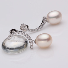 White 9 - 9.5mm Freshwater Drop Bridal Pearl Earring Set