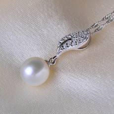 Inexpensive White Round 9mm Freshwater Natural Pearl Pendants