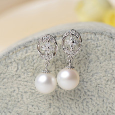 Discount White 8.5-9mm Round Freshwater Natural Pearl Earring Set