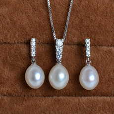 White Drop 8.5-9mm Freshwater Natural Pearl Earring Set and Pendant