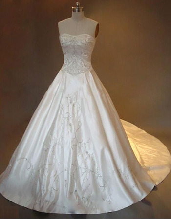 Stunning Elegant Exquisite A-Line Strapless Chapel Satin Embroider Beading Dress for Bride/Bridal Gown