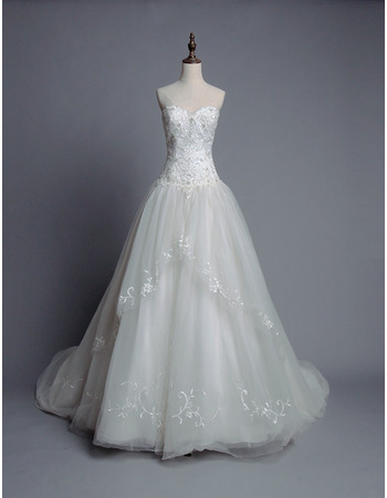 Custom Ball Gown Sweetheart Chapel Train Organza Wedding Dresses